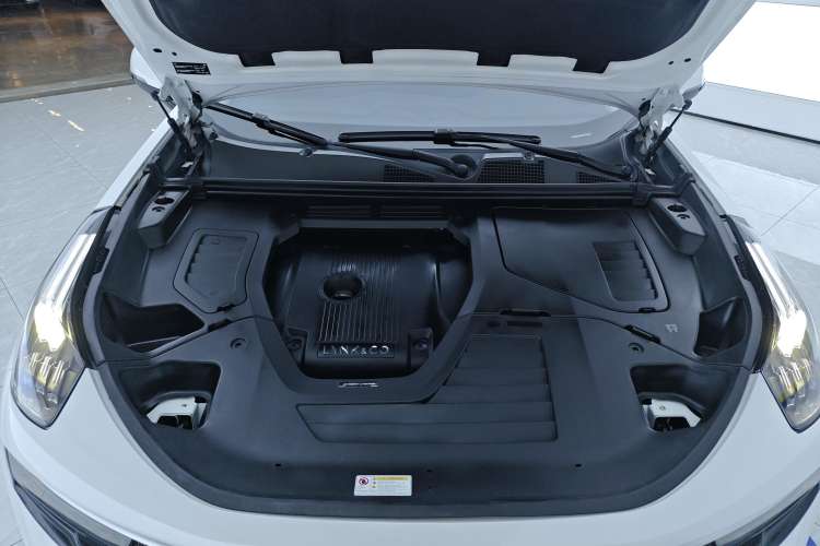Used Lynk & Co 01 2020 2.0T Two-Wheel Drive Pure Pro Version China VI Standard Engine Bay