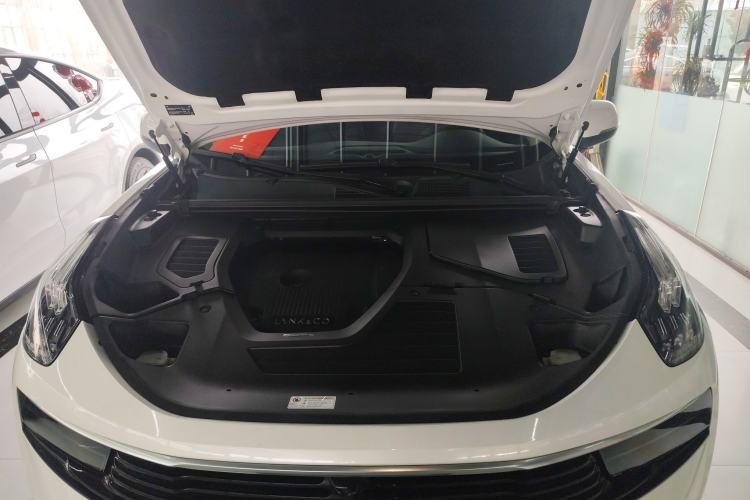 Used Lynk & Co 01 2020 2.0T Two-Wheel Drive Pure Pro Version China VI Standard Engine Bay