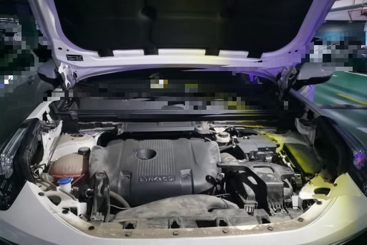 Used Lynk & Co 01 2020 2.0T Two-Wheel Drive Pure Pro Version China VI Standard Engine Bay