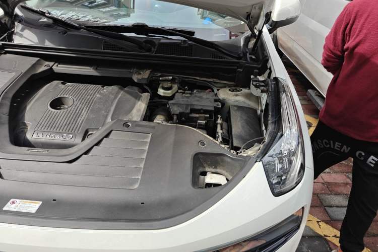 Used Lynk & Co 01 2020 2.0T Two-Wheel Drive Pure Pro Version China VI Standard Engine Bay Left