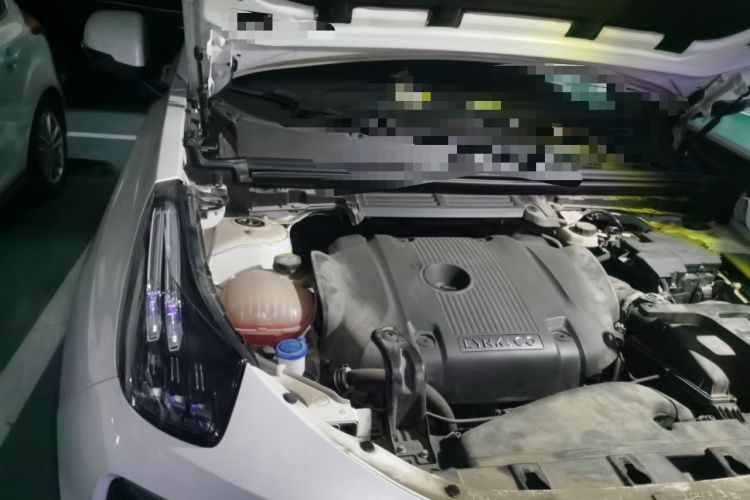 Used Lynk & Co 01 2020 2.0T Two-Wheel Drive Pure Pro Version China VI Standard Engine Bay Right