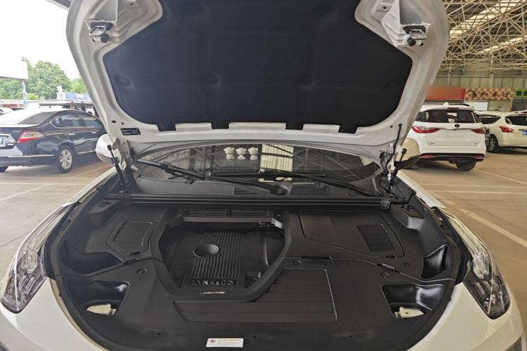 Used Lynk & Co 01 2020 2.0T Two-Wheel Drive Pure Pro Version China VI Standard Engine Bay