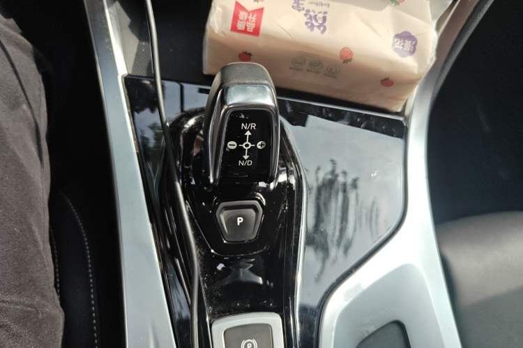 Used Lynk & Co 01 2020 2.0T Two-Wheel Drive Pure Pro Version China VI Standard Gear Lever