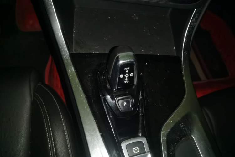 Used Lynk & Co 01 2020 2.0T Two-Wheel Drive Pure Pro Version China VI Standard Gear Lever