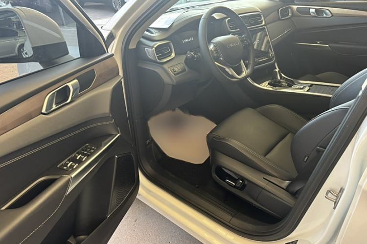 Used Lynk & Co 01 2020 2.0T Two-Wheel Drive Pure Pro Version China VI Standard Interior 5