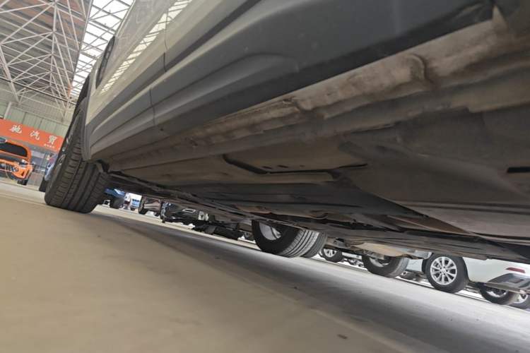 Used Lynk & Co 01 2020 2.0T Two-Wheel Drive Pure Pro Version China VI Standard Left Side Sill