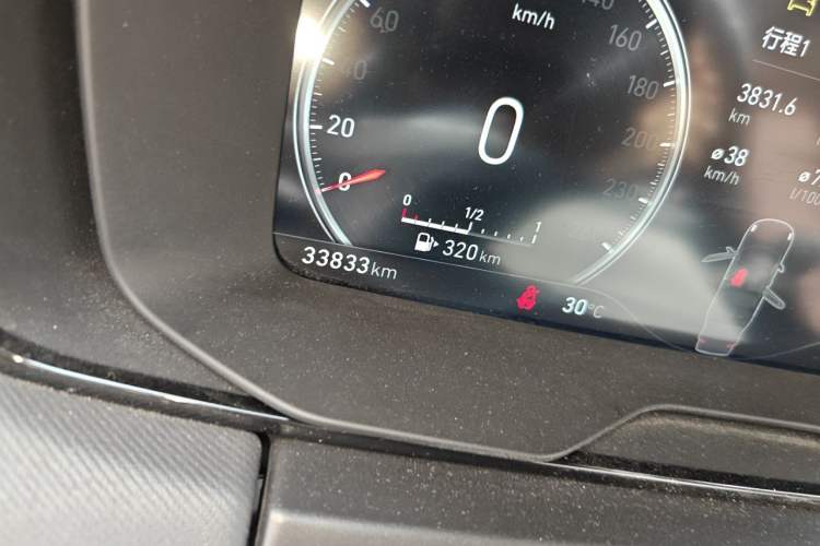 Used Lynk & Co 01 2020 2.0T Two-Wheel Drive Pure Pro Version China VI Standard Odometer Close Up