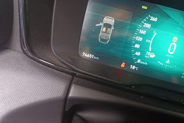 Used Lynk & Co 01 2020 2.0T Two-Wheel Drive Pure Pro Version China VI Standard Odometer Close Up