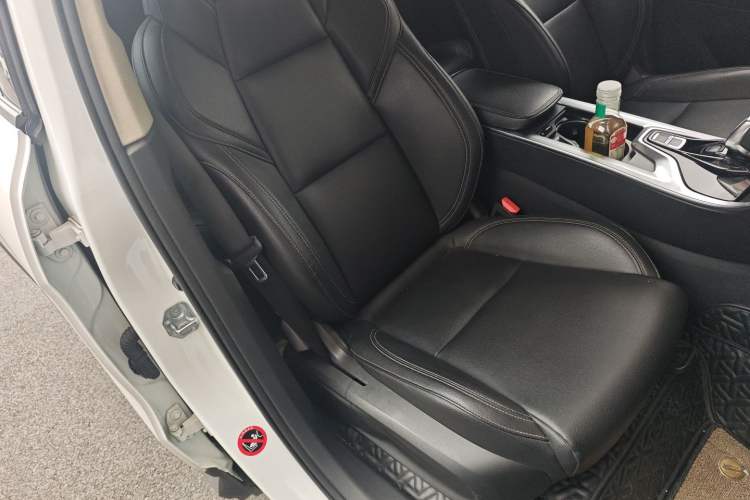 Used Lynk & Co 01 2020 2.0T Two-Wheel Drive Pure Pro Version China VI Standard Right Front Seat