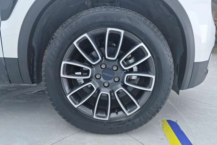 Used Lynk & Co 01 2020 2.0T Two-Wheel Drive Pure Pro Version China VI Standard Right Front Wheel Hub