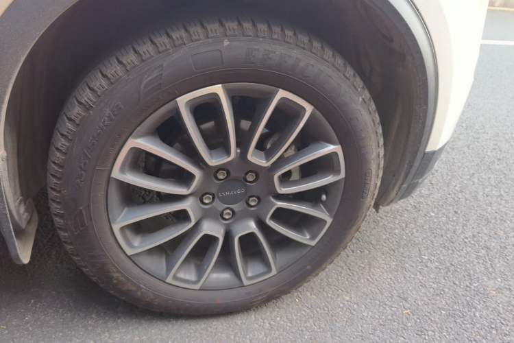 Used Lynk & Co 01 2020 2.0T Two-Wheel Drive Pure Pro Version China VI Standard Right Front Wheel Hub