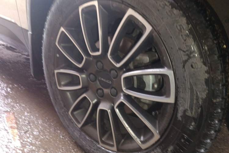Used Lynk & Co 01 2020 2.0T Two-Wheel Drive Pure Pro Version China VI Standard Right Front Wheel Hub