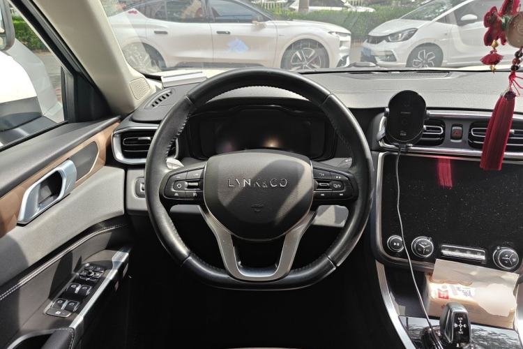Used Lynk & Co 01 2020 2.0T Two-Wheel Drive Pure Pro Version China VI Standard Steering Wheel