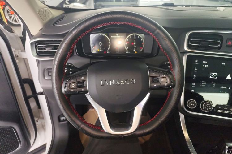 Used Lynk & Co 01 2020 2.0T Two-Wheel Drive Pure Pro Version China VI Standard Steering Wheel