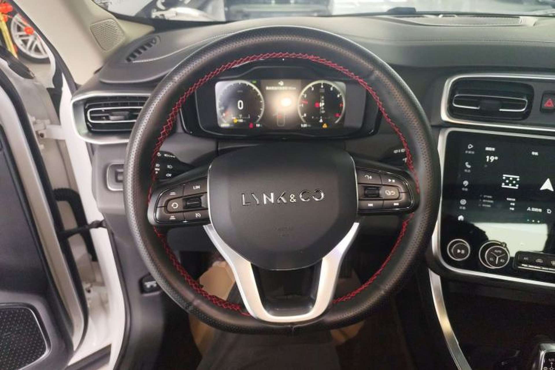 Used Lynk & Co 01 2020 2.0T Two-Wheel Drive Pure Pro Version China VI Standard Steering Wheel