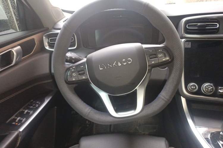 Used Lynk & Co 01 2020 2.0T Two-Wheel Drive Pure Pro Version China VI Standard Steering Wheel