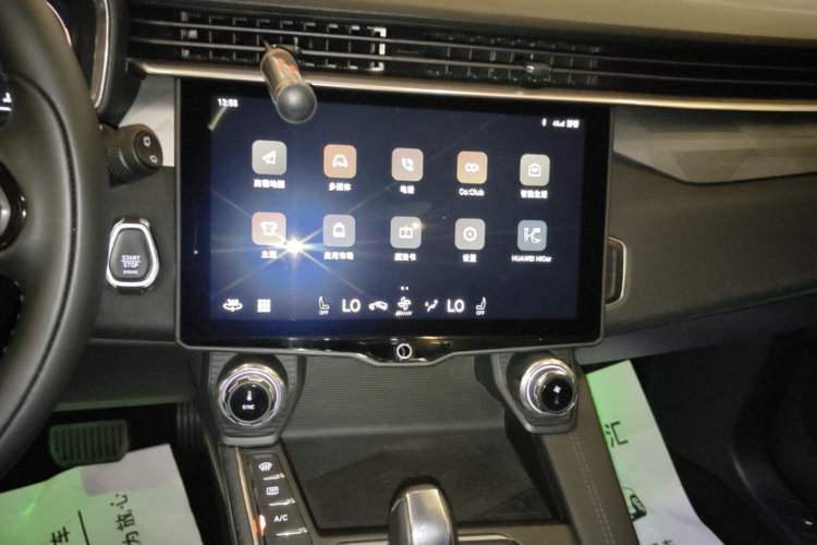 Used Lynk & Co 01 2021 2.0TD Two-Wheel-Drive Pro Trim Audio And AC Panel