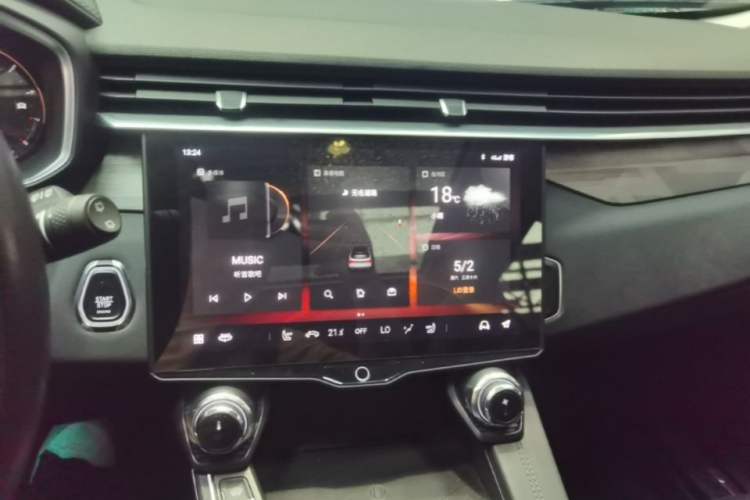 Used Lynk & Co 01 2021 2.0TD Two-Wheel-Drive Pro Trim Audio And AC Panel