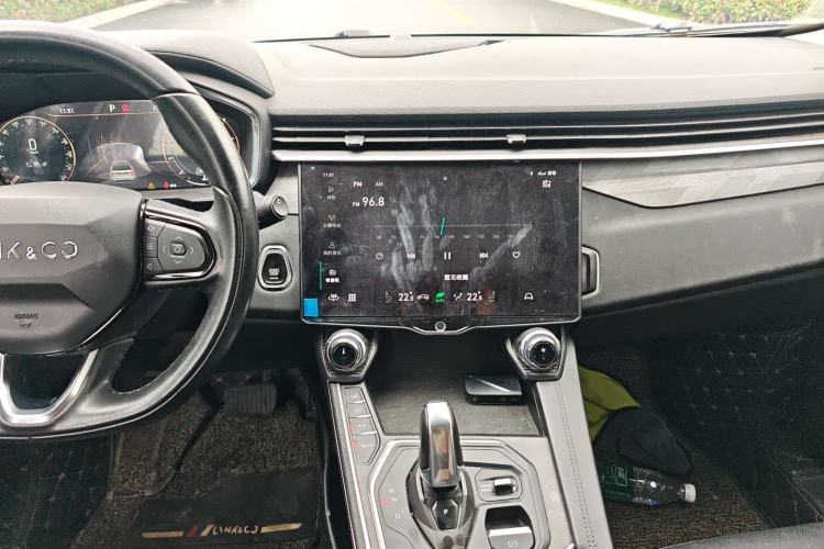 Used Lynk & Co 01 2021 2.0TD Two-Wheel-Drive Pro Trim Audio And AC Panel