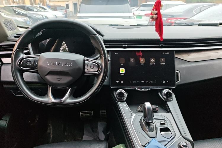Used Lynk & Co 01 2021 2.0TD Two-Wheel-Drive Pro Trim Center Console