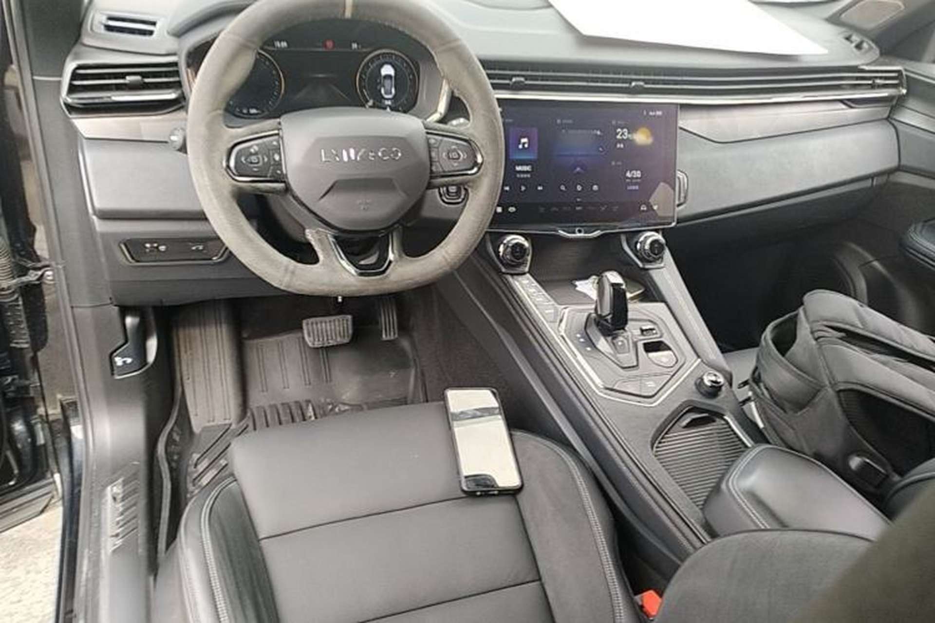 Used Lynk & Co 01 2021 2.0TD Four-Wheel Drive Dark Night Edition Center Console