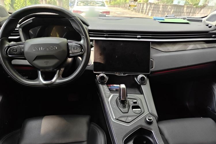 Used Lynk & Co 01 2021 2.0TD Two-Wheel-Drive Pro Trim Center Console