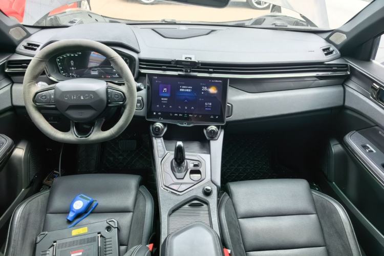 Used Lynk & Co 01 2021 2.0TD Four-Wheel Drive Dark Night Edition Center Console