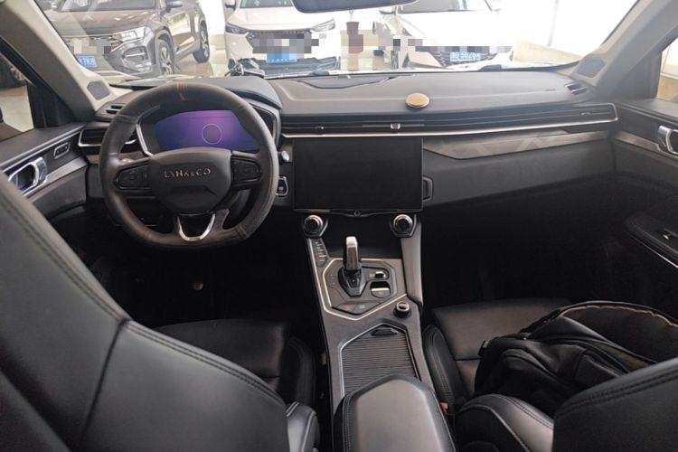 Used Lynk & Co 01 2021 2.0TD Two-Wheel-Drive Pro Trim Center Console