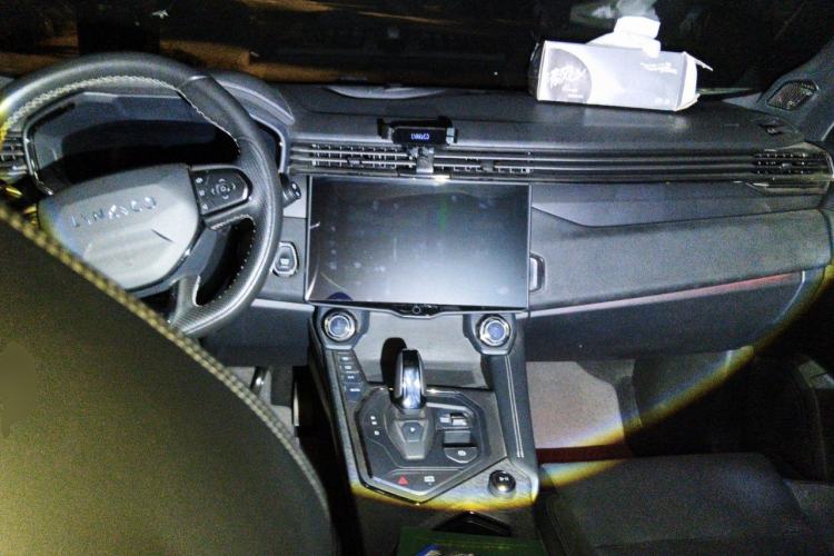 Used Lynk & Co 01 2021 2.0TD Four-Wheel Drive Dark Night Edition Center Console