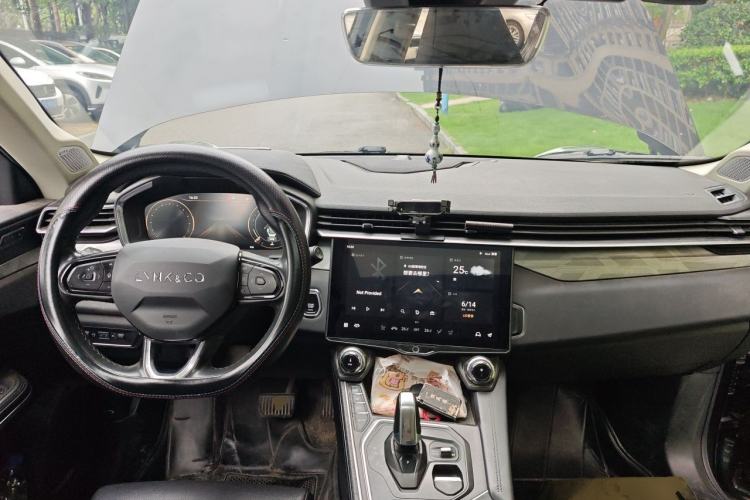 Used Lynk & Co 01 2021 2.0TD Two-Wheel Drive Zhaopu Pro Center Console