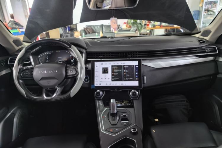 Used Lynk & Co 01 2021 2.0TD Two-Wheel-Drive Pro Trim Center Console