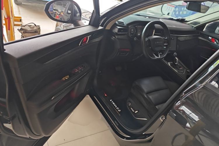 Used Lynk & Co 01 2021 2.0TD Two-Wheel-Drive Pro Trim Driver Seat