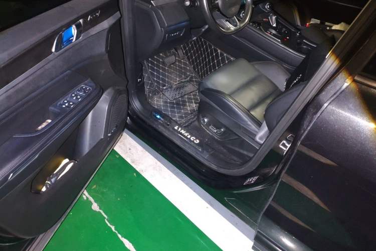 Used Lynk & Co 01 2021 2.0TD Two-Wheel-Drive Pro Trim Driver Seat