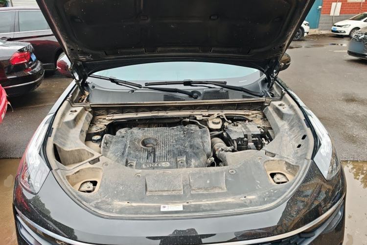 Used Lynk & Co 01 2021 2.0TD Two-Wheel-Drive Pro Trim Engine Bay