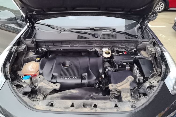 Used Lynk & Co 01 2021 2.0TD Two-Wheel-Drive Pro Trim Engine Bay