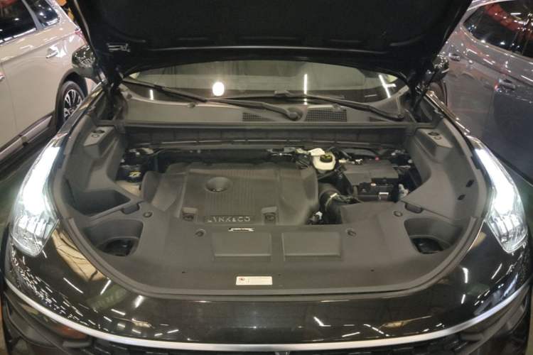 Used Lynk & Co 01 2021 2.0TD Two-Wheel-Drive Pro Trim Engine Bay