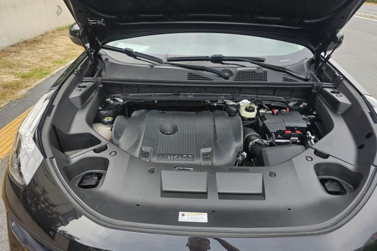 Used Lynk & Co 01 2021 2.0TD Two-Wheel-Drive Pro Trim Engine Bay