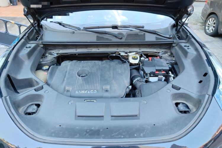 Used Lynk & Co 01 2021 2.0TD Four-Wheel Drive Dark Night Edition Engine Bay
