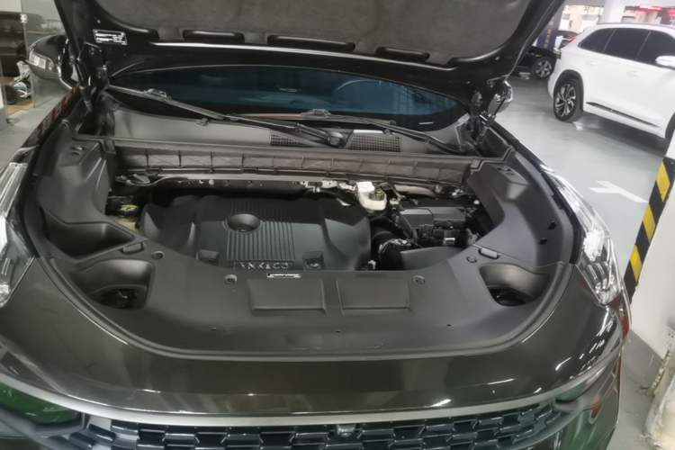 Used Lynk & Co 01 2021 2.0TD Four-Wheel Drive Dark Night Edition Engine Bay