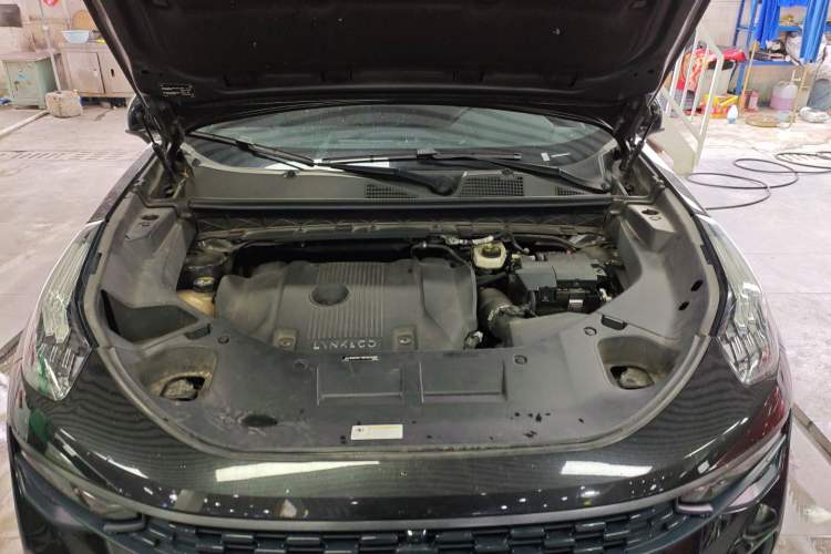 Used Lynk & Co 01 2021 2.0TD Four-Wheel Drive Dark Night Edition Engine Bay