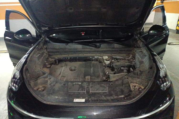 Used Lynk & Co 01 2021 2.0TD Two-Wheel-Drive Pro Trim Engine Bay