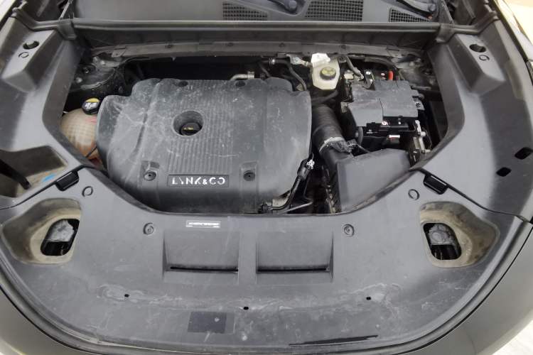 Used Lynk & Co 01 2021 2.0TD Four-Wheel Drive Dark Night Edition Engine Bay