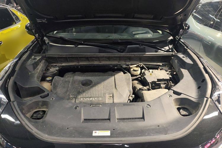 Used Lynk & Co 01 2021 2.0TD Four-Wheel Drive Hype-Halo Engine Bay