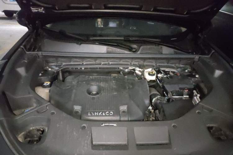 Used Lynk & Co 01 2021 2.0TD Two-Wheel-Drive Pro Trim Engine Bay