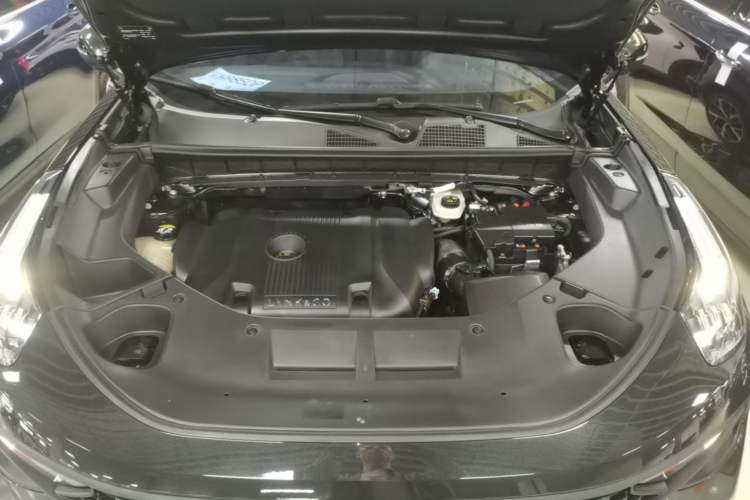 Used Lynk & Co 01 2021 2.0TD Four-Wheel Drive Hype-Halo Engine Bay