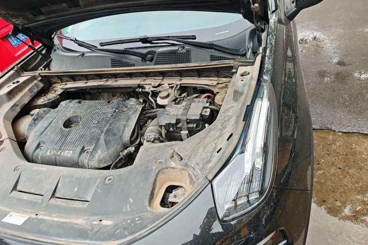 Used Lynk & Co 01 2021 2.0TD Two-Wheel-Drive Pro Trim Engine Bay Left