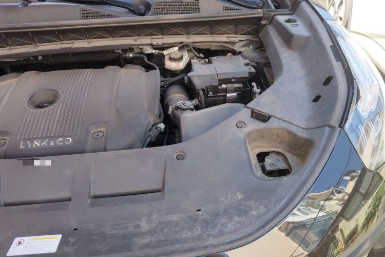 Used Lynk & Co 01 2021 2.0TD Four-Wheel Drive Dark Night Edition Engine Bay Left