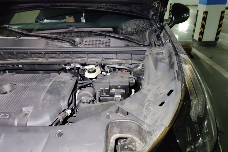 Used Lynk & Co 01 2021 2.0TD Four-Wheel Drive Dark Night Edition Engine Bay Left