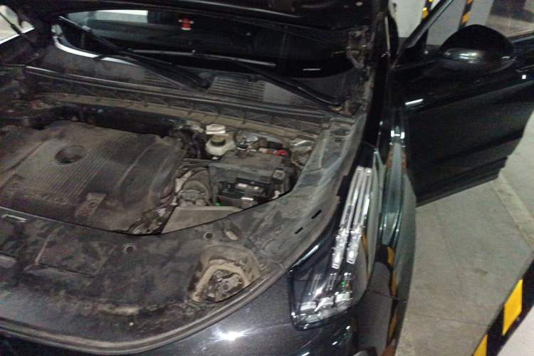 Used Lynk & Co 01 2021 2.0TD Two-Wheel-Drive Pro Trim Engine Bay Left