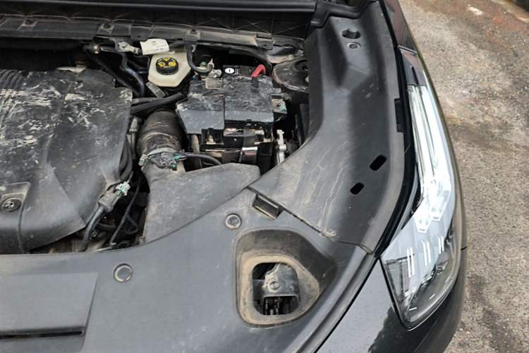 Used Lynk & Co 01 2021 2.0TD Two-Wheel-Drive Pro Trim Engine Bay Left